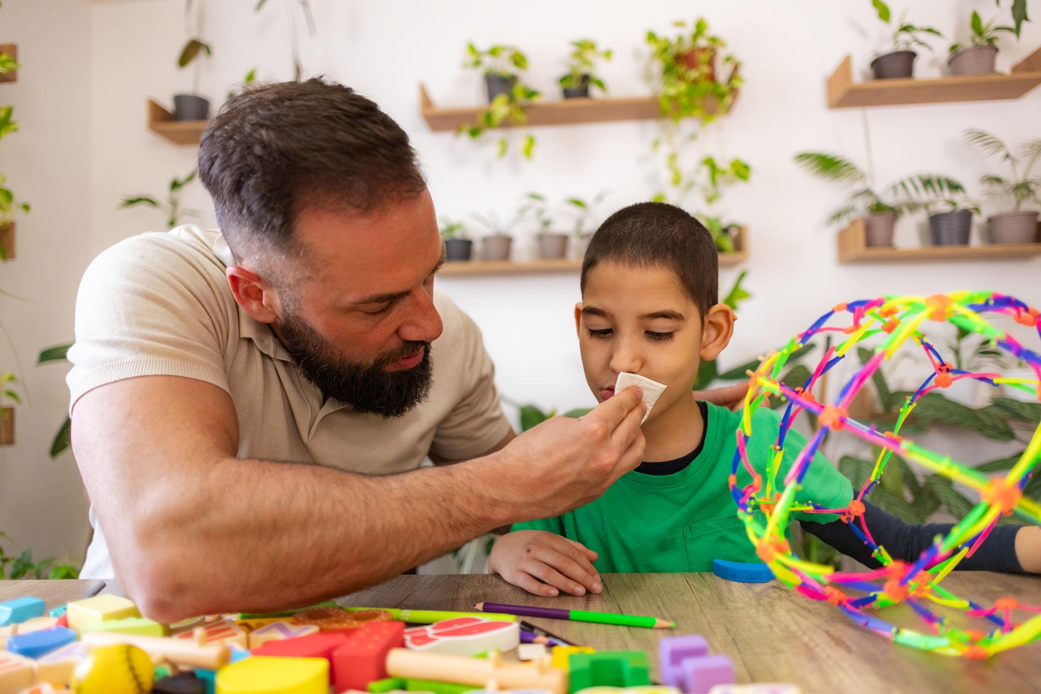 Early Signs of Autism in Children: Symptoms, Causes & How Parents Can Help